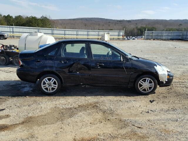 1FAFP34314W132401 - 2004 FORD FOCUS SE C BLACK photo 9