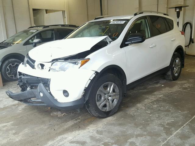 JTMBFREV5E5030251 - 2014 TOYOTA RAV4 LE WHITE photo 2