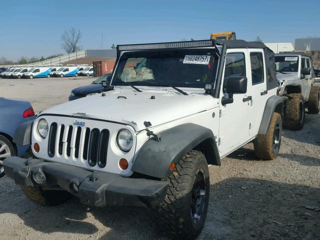 1J4BA3H19BL541841 - 2011 JEEP WRANGLER U WHITE photo 2