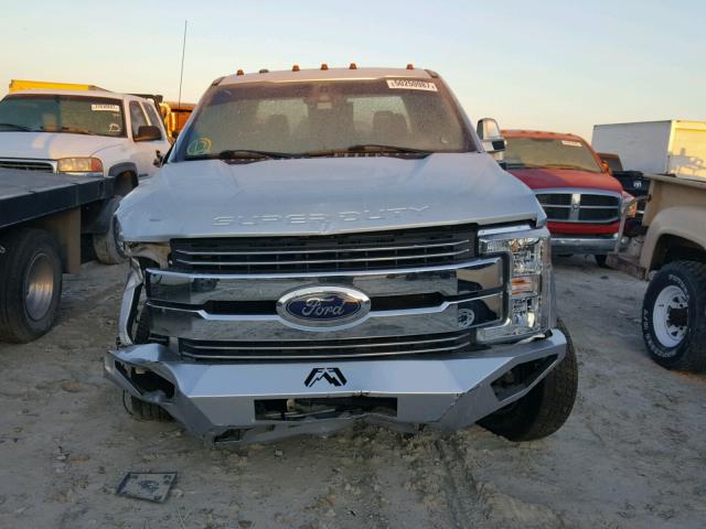 1FT8W3DT4HEB34645 - 2017 FORD F350 SUPER SILVER photo 9