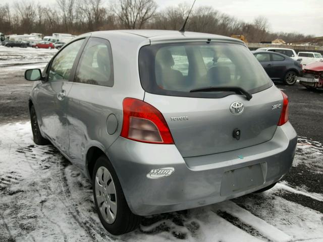 JTDJT923985144832 - 2008 TOYOTA YARIS SILVER photo 3