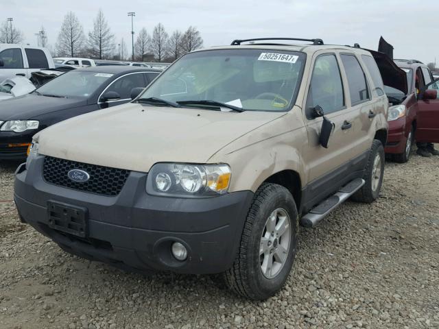 1FMCU03Z27KA68158 - 2007 FORD ESCAPE XLT TAN photo 2