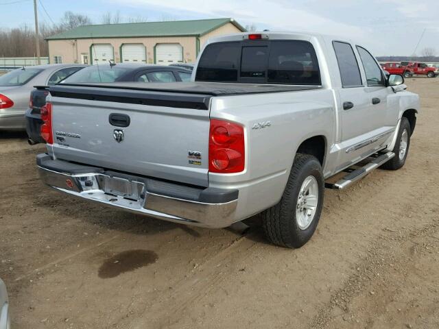 1D7HW58N58S602848 - 2008 DODGE DAKOTA QUA SILVER photo 4