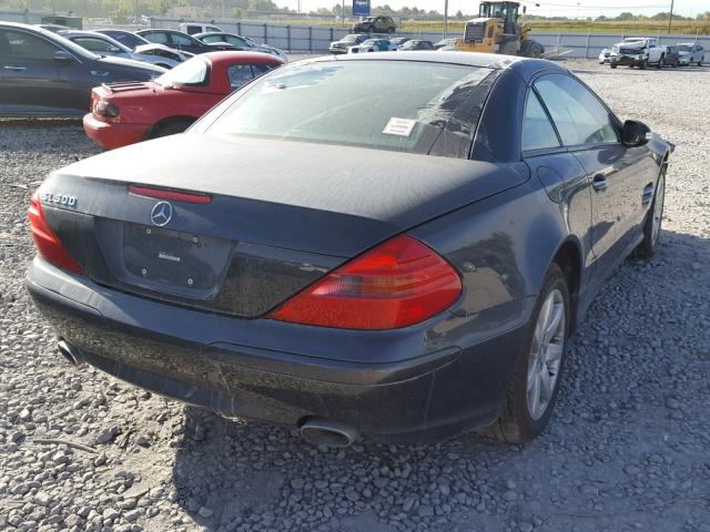 WDBSK75F33F017884 - 2003 MERCEDES-BENZ SL 500R BLACK photo 4