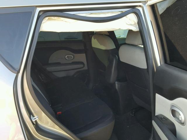 KNDJN2A24E7033003 - 2014 KIA SOUL SILVER photo 6