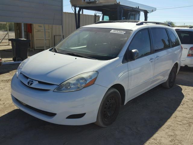 5TDZK23C07S016340 - 2007 TOYOTA SIENNA CE WHITE photo 2