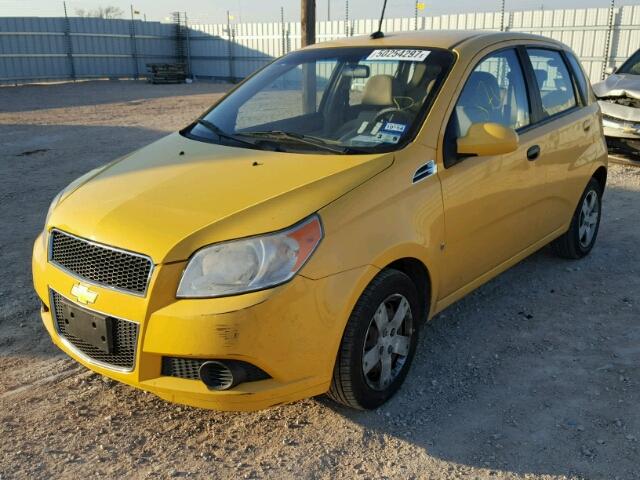 KL1TD66E39B391404 - 2009 CHEVROLET AVEO LS YELLOW photo 2