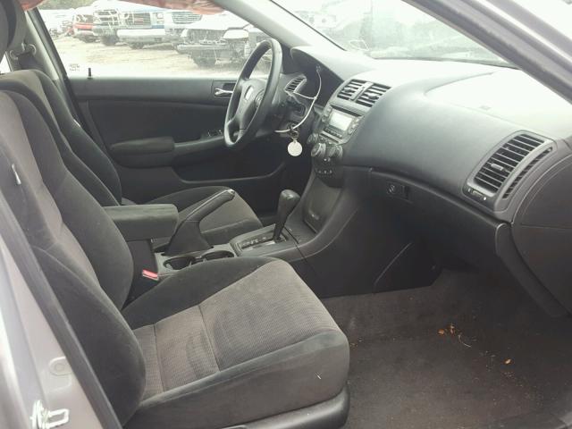 1HGCM56425L001084 - 2005 HONDA ACCORD LX SILVER photo 5