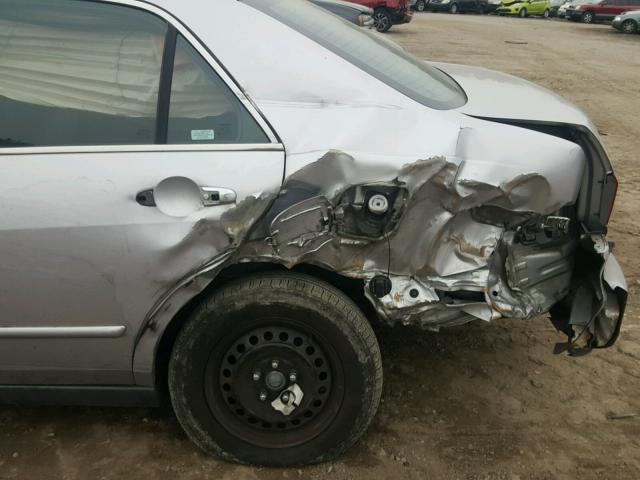 1HGCM56425L001084 - 2005 HONDA ACCORD LX SILVER photo 9