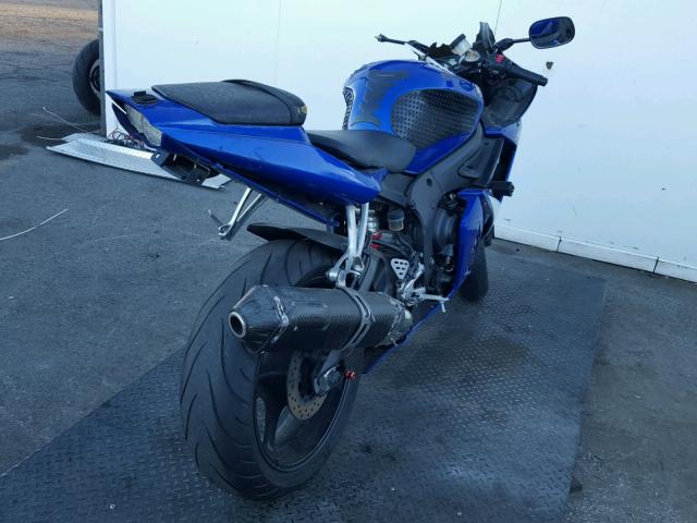 JYARJ06YX5A005821 - 2005 YAMAHA YZFR6 L BLUE photo 4