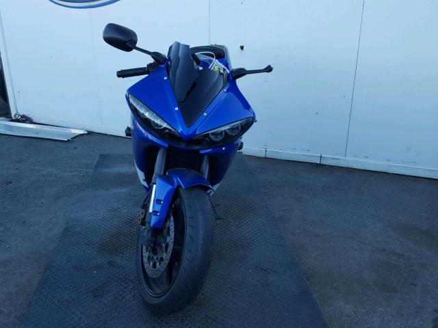 JYARJ06YX5A005821 - 2005 YAMAHA YZFR6 L BLUE photo 9