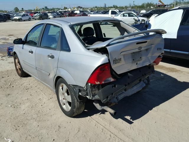 1FAFP38343W162517 - 2003 FORD FOCUS ZTS SILVER photo 3