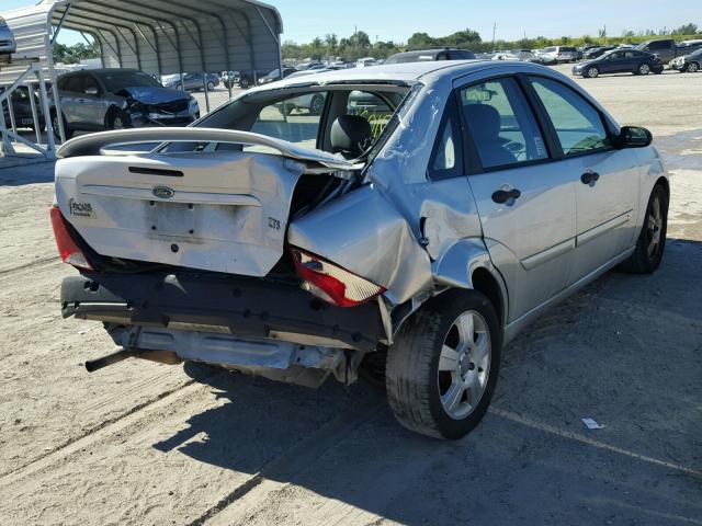 1FAFP38343W162517 - 2003 FORD FOCUS ZTS SILVER photo 4