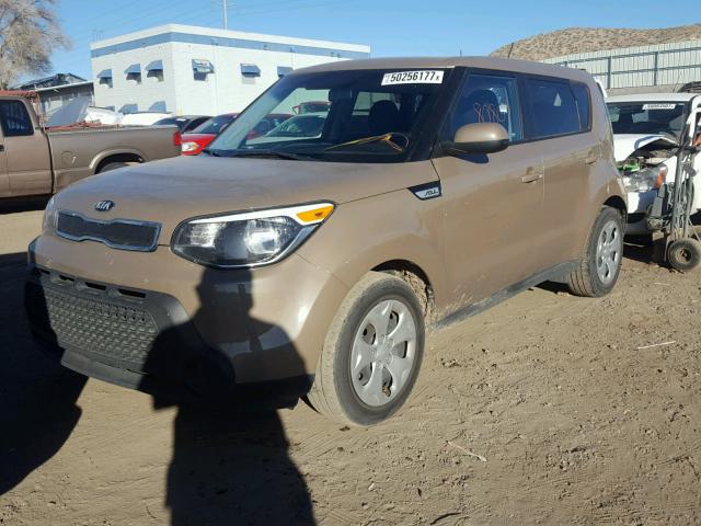 KNDJN2A24F7145589 - 2015 KIA SOUL BROWN photo 2