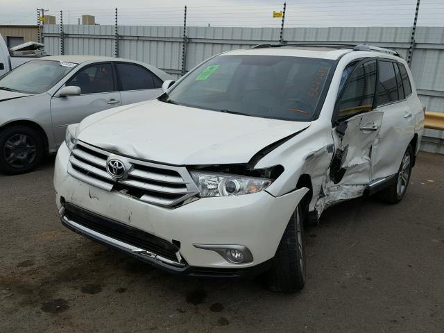 5TDDK3EH1CS124971 - 2012 TOYOTA HIGHLANDER WHITE photo 2