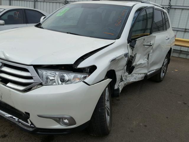 5TDDK3EH1CS124971 - 2012 TOYOTA HIGHLANDER WHITE photo 9