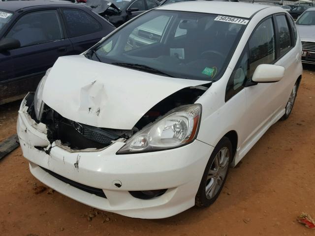 JHMGE8H49AS019334 - 2010 HONDA FIT SPORT WHITE photo 2