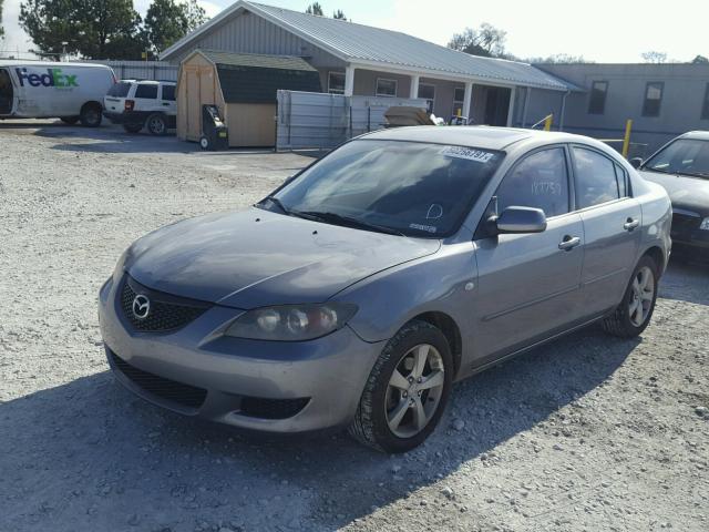 JM1BK12F251348569 - 2005 MAZDA 3 I GRAY photo 2