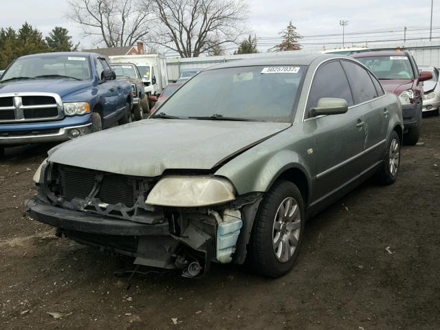 WVWPD63B83P299154 - 2003 VOLKSWAGEN PASSAT GLS GREEN photo 2