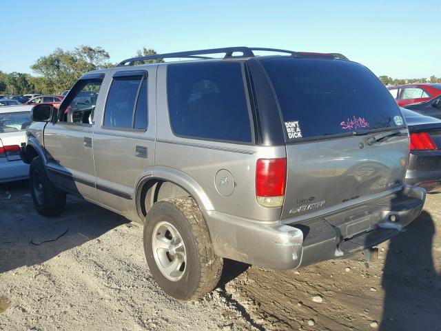 1GNCS13W72K207609 - 2002 CHEVROLET BLAZER SILVER photo 3