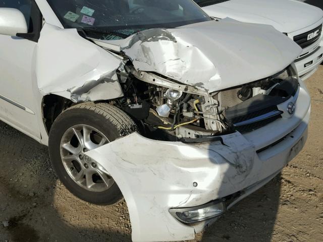 5TDZA22C94S160792 - 2004 TOYOTA SIENNA XLE WHITE photo 9