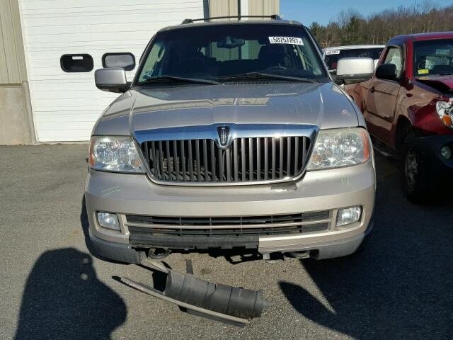 5LMFU28R73LJ03621 - 2003 LINCOLN NAVIGATOR SILVER photo 10