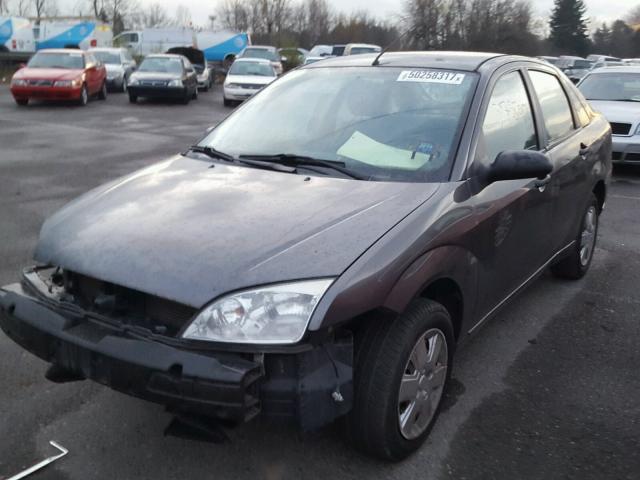 1FAHP34N77W348428 - 2007 FORD FOCUS ZX4 GRAY photo 2