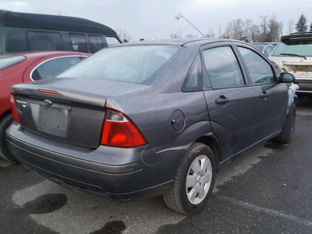 1FAHP34N77W348428 - 2007 FORD FOCUS ZX4 GRAY photo 4