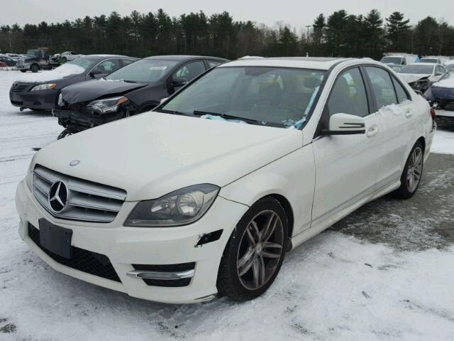 WDDGF8BB1CR204838 - 2012 MERCEDES-BENZ C 300 4MAT WHITE photo 2