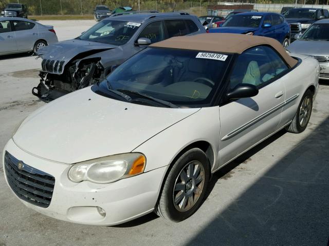 1C3EL65R24N414384 - 2004 CHRYSLER SEBRING LI WHITE photo 2