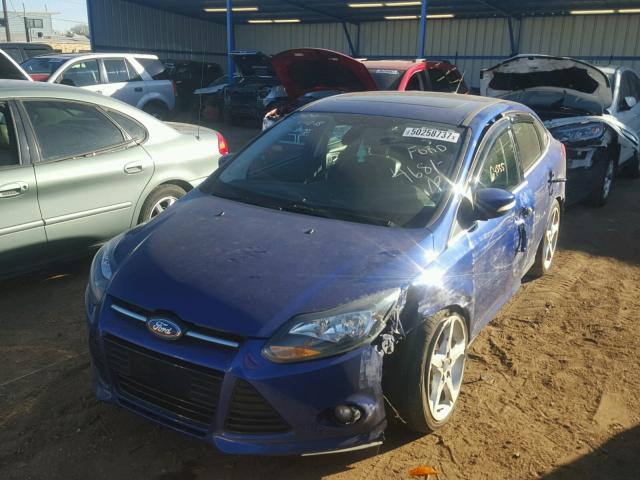 1FAHP3J25CL390327 - 2012 FORD FOCUS TITA BLUE photo 2