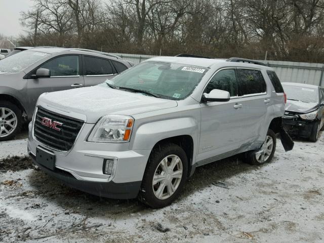 2GKALNEK4H6108597 - 2017 GMC TERRAIN SL SILVER photo 2