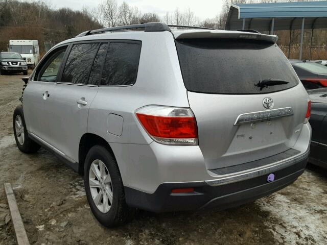 5TDBK3EH8DS273340 - 2013 TOYOTA HIGHLANDER SILVER photo 3