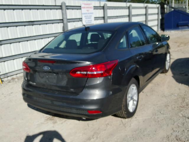 1FADP3F24HL283073 - 2017 FORD FOCUS SE GRAY photo 4