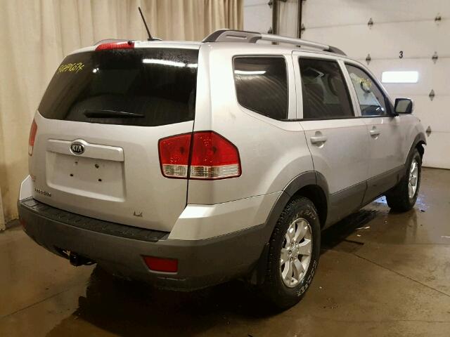 KNDJH741695033786 - 2009 KIA BORREGO LX SILVER photo 4