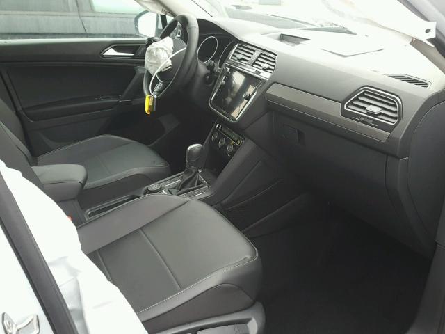3VV2B7AX5JM047256 - 2018 VOLKSWAGEN TIGUAN SE Білий фото 5