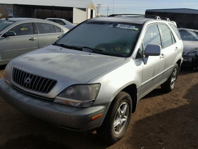 JT6HF10U3Y0139018 - 2000 LEXUS RX 300 SILVER photo 2