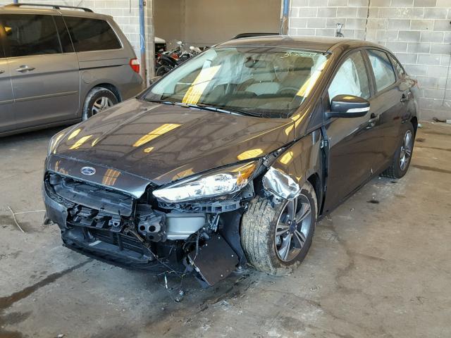 1FADP3FE2HL297709 - 2017 FORD FOCUS SE GRAY photo 2