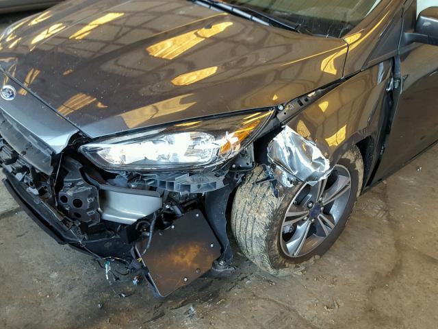 1FADP3FE2HL297709 - 2017 FORD FOCUS SE GRAY photo 9