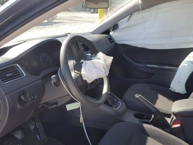 3VW1K7AJ0DM279755 - 2013 VOLKSWAGEN JETTA BASE GRAY photo 5