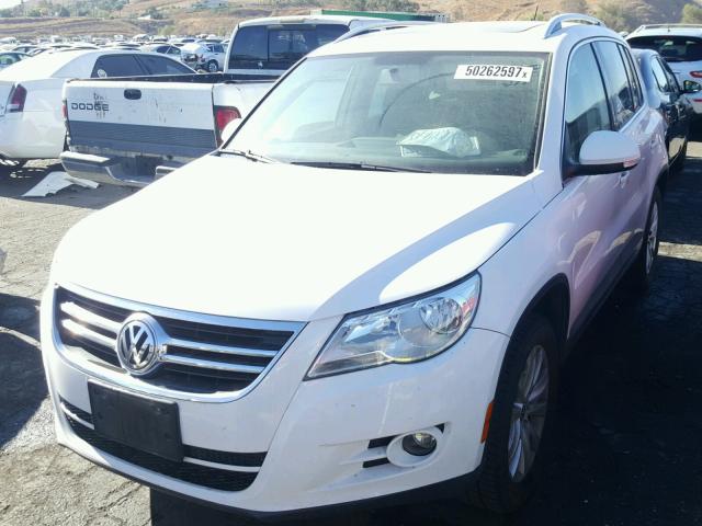 WVGBV75N29W005360 - 2009 VOLKSWAGEN TIGUAN SE WHITE photo 2