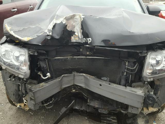 1C4NJDBB2FD437878 - 2015 JEEP COMPASS SP შავი ფოტო 9