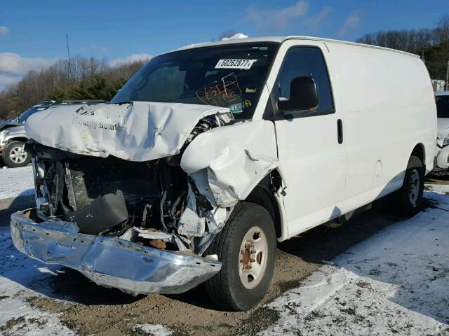 1GCHG35K781183221 - 2008 CHEVROLET EXPRESS G3 WHITE photo 2