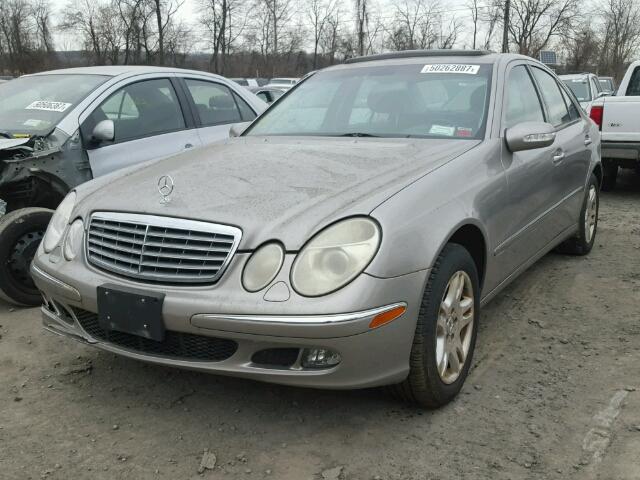 WDBUF26J15A622277 - 2005 MERCEDES-BENZ E 320 CDI GRAY photo 2