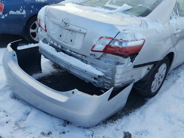 4T1BB46K88U057923 - 2008 TOYOTA CAMRY HYBR SILVER photo 9