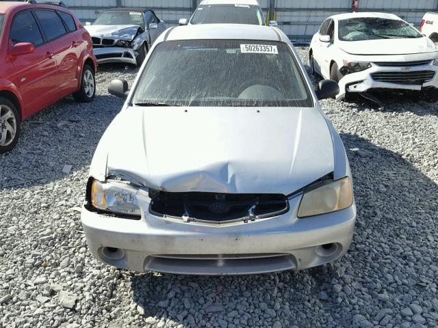 KMHCF35G82U230122 - 2002 HYUNDAI ACCENT L GRAY photo 9