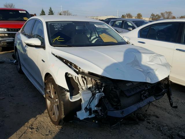 1VWDT7A33HC074465 - 2017 VOLKSWAGEN PASSAT R-L WHITE photo 1