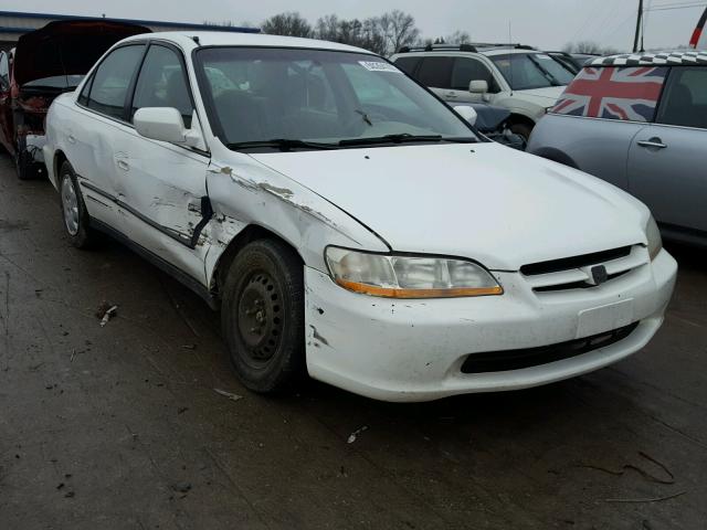 1HGCG5648XA118643 - 1999 HONDA ACCORD LX WHITE photo 1