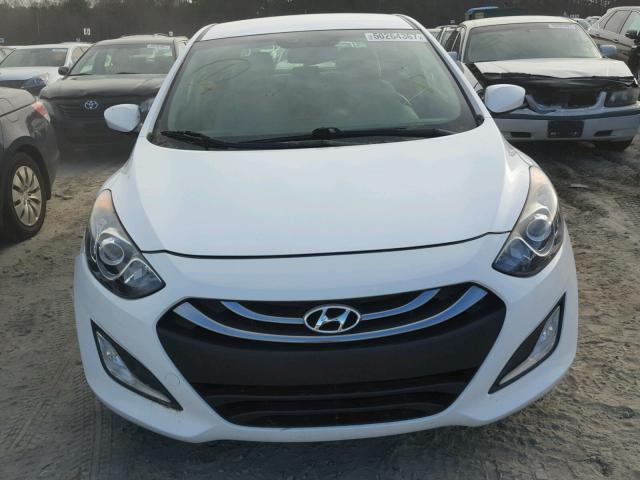 KMHD35LE7DU102578 - 2013 HYUNDAI ELANTRA GT WHITE photo 9