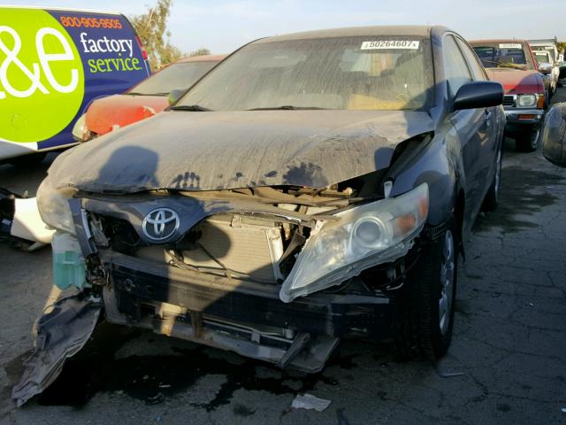 JTNBK3EK3A3048652 - 2010 TOYOTA CAMRY SE GRAY photo 2